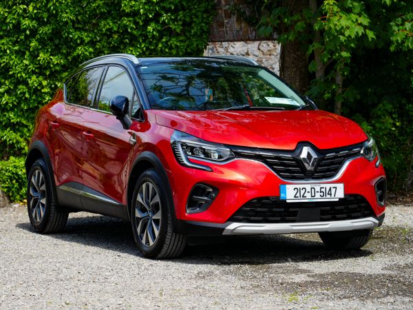Renault Captur Hatchback, Petrol Plug-in Hybrid, 2021, Red