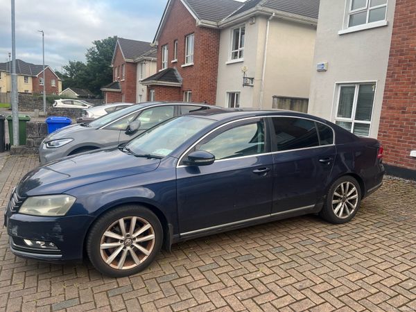 Volkswagen Passat Saloon, Diesel, 2011, Blue
