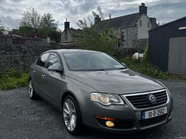 Volkswagen Passat Saloon, Diesel, 2010, Green