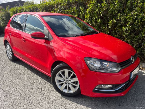 Volkswagen Polo Hatchback, Petrol, 2015, Red