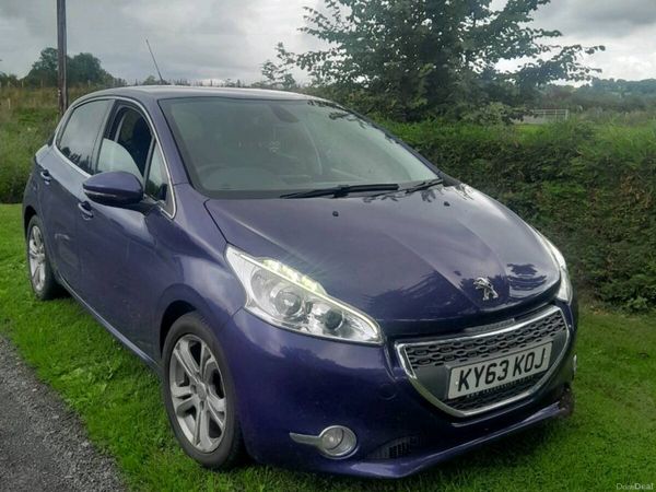 Peugeot 208 Hatchback, Diesel, 2013, Blue