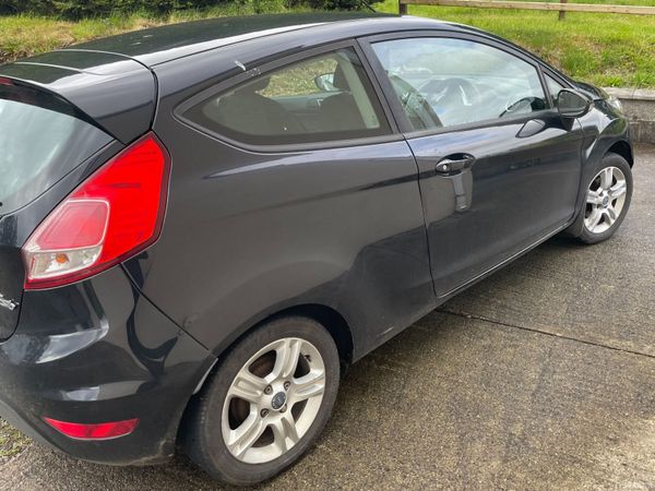 Ford Fiesta Hatchback, Petrol, 2013, Black