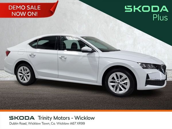 Skoda Octavia Saloon, Petrol, 2026, White