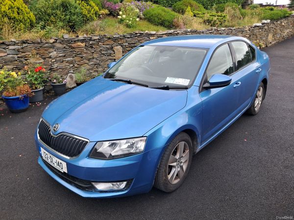 Skoda Octavia Saloon, Diesel, 2013, Blue