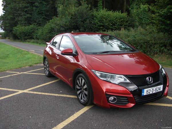 Honda Civic Hatchback, Petrol, 2015, Red