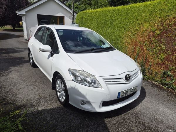 Toyota Auris Hatchback, Diesel, 2012, White