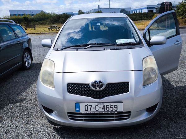Toyota Yaris Hatchback, Petrol, 2007, Silver
