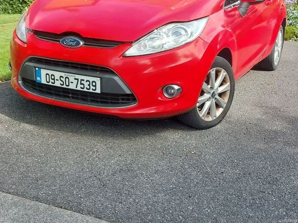 Ford Fiesta Hatchback, Petrol, 2009, Red
