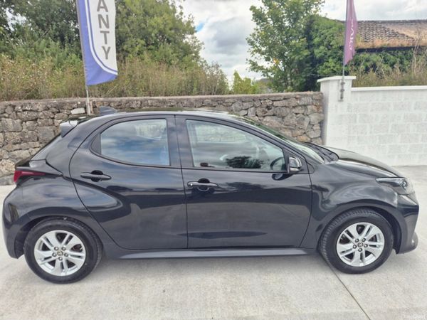 Toyota Yaris Hatchback, Petrol Hybrid, 2022, Black