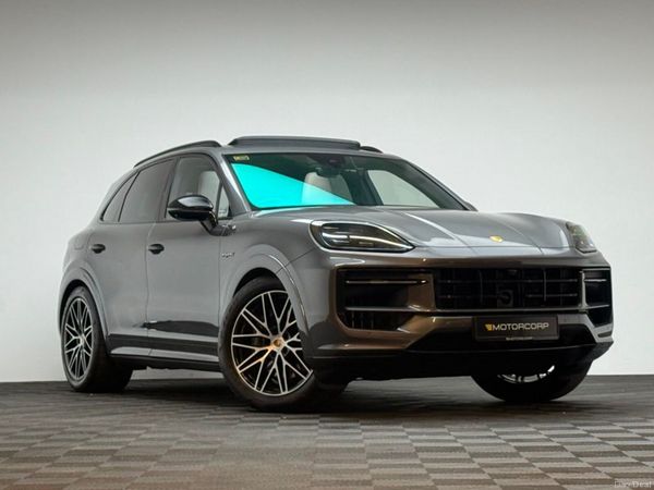 Porsche Cayenne Estate, Petrol Hybrid, 2024, Grey