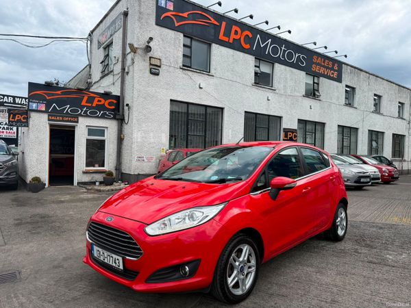 Ford Fiesta Hatchback, Petrol, 2013, Red