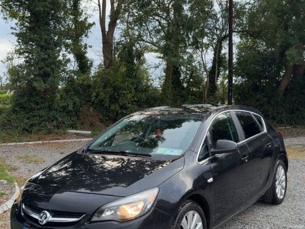 Vauxhall Astra Hatchback, Diesel, 2013, Black