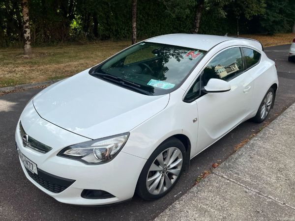 Opel Astra Hatchback, Diesel, 2015, White