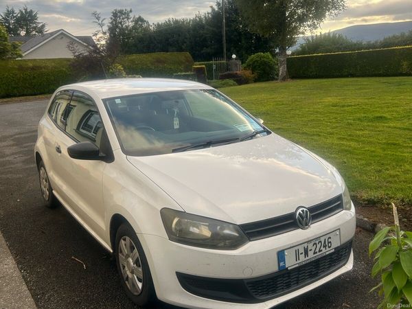Volkswagen Polo Hatchback, Petrol, 2011, White