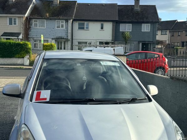 Hyundai i20 Hatchback, Petrol, 2010, Silver
