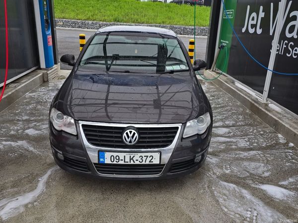 Volkswagen Passat Saloon, Diesel, 2009, Black