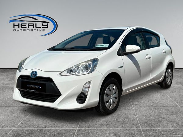 Toyota Aqua Hatchback, Petrol Hybrid, 2017, White