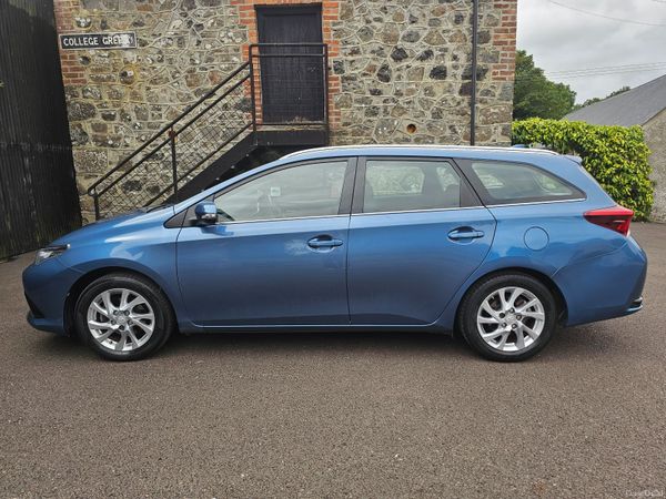 Toyota Auris Estate, Diesel, 2016, Blue