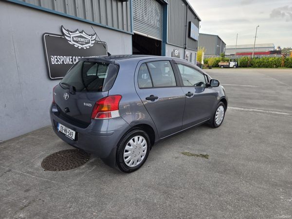 Toyota Yaris Hatchback, Petrol, 2009, Blue
