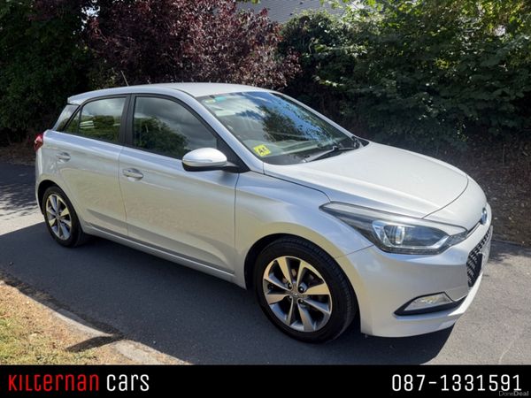 Hyundai i20 Hatchback, Petrol, 2015, Silver