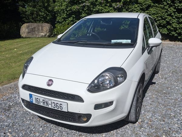 Fiat Punto Hatchback, Petrol, 2016, White