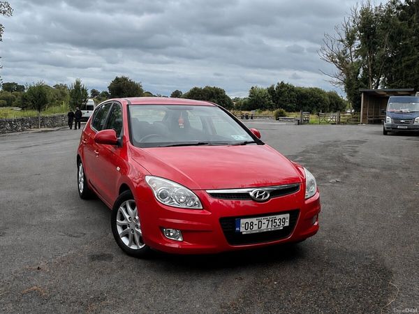 Hyundai i30 Hatchback, Petrol, 2008, Red