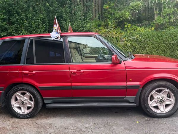 Land Rover Range Rover SUV, Petrol, 1999, Red