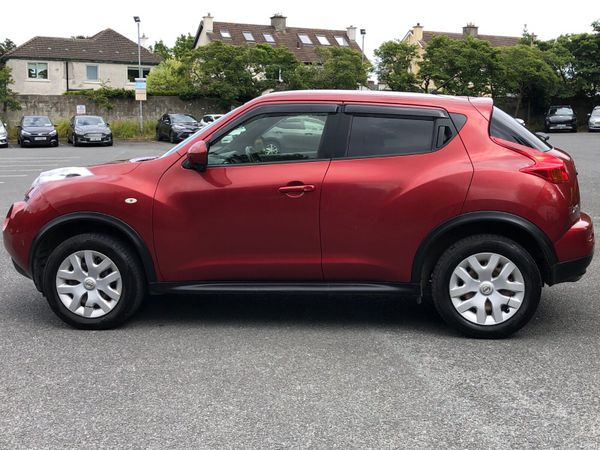 Nissan Juke SUV, Petrol, 2013, Red