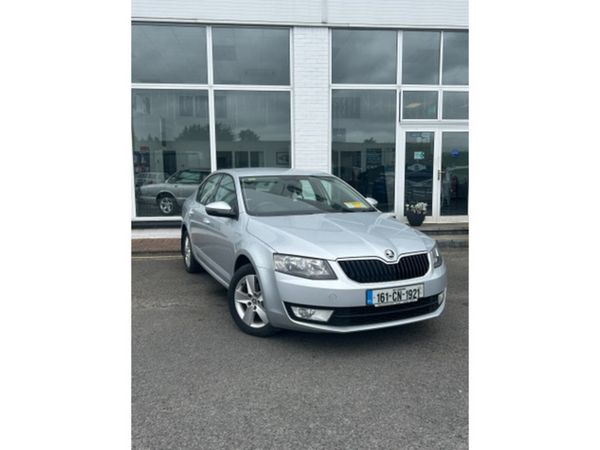 Skoda Octavia Hatchback, Diesel, 2016, Silver