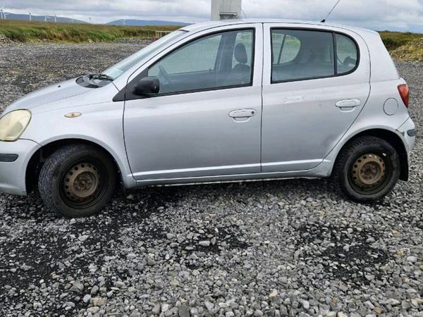 Toyota Yaris Hatchback, Petrol, 2004, Silver