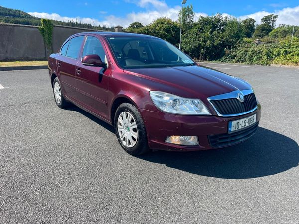 Skoda Octavia Hatchback, Diesel, 2010, Blue