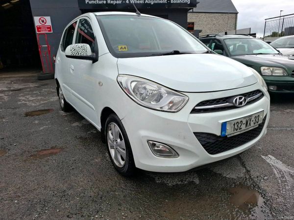 Hyundai i10 Hatchback, Petrol, 2013, White