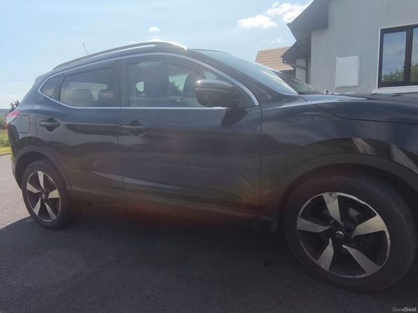 Nissan Qashqai Hatchback, Diesel, 2015, Black