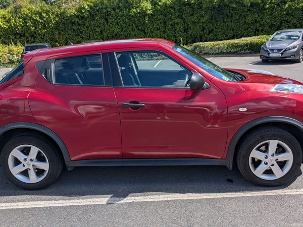 Nissan Juke SUV, Petrol, 2011, Red