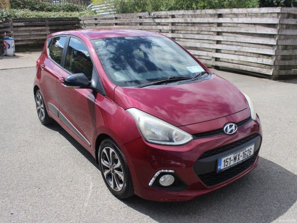 Hyundai i10 Hatchback, Petrol, 2015, Red