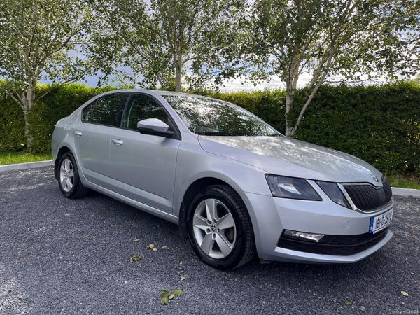 Skoda Octavia Saloon, Petrol, 2018, Grey