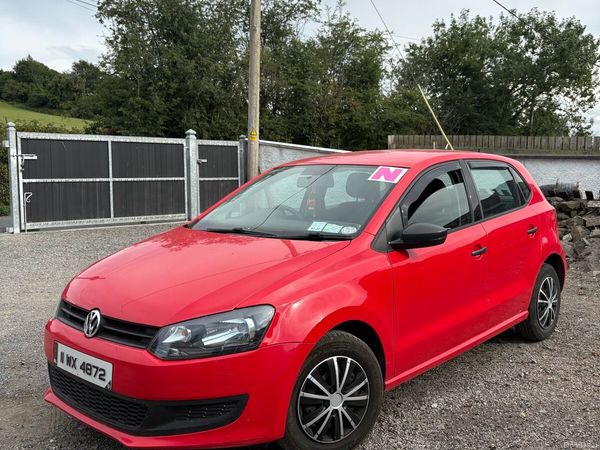 Volkswagen Polo Hatchback, Petrol, 2011, Red
