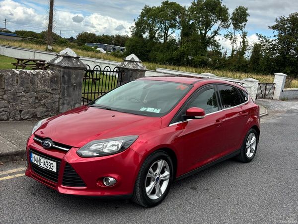 Ford Focus Hatchback, Diesel, 2014, Red