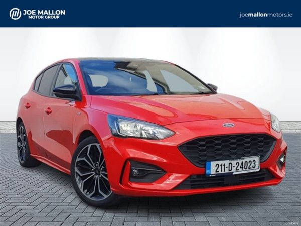 Ford Focus Hatchback, Petrol Hybrid, 2021, Red