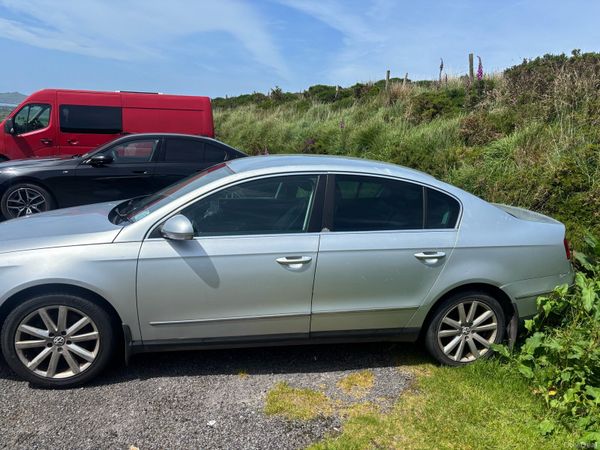 Volkswagen Passat Saloon, Diesel, 2010, Silver