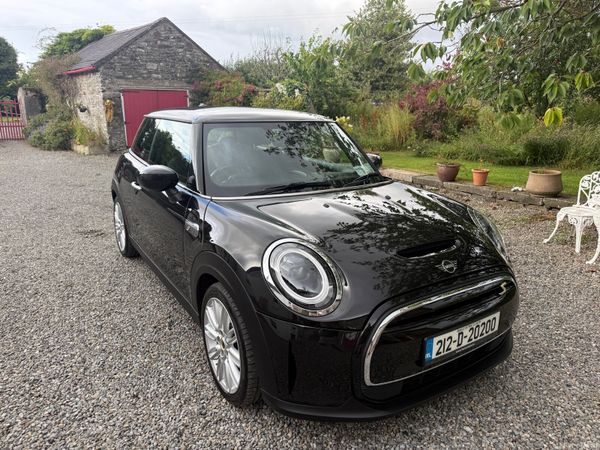 Mini Cooper Hatchback, Electric, 2021, Black