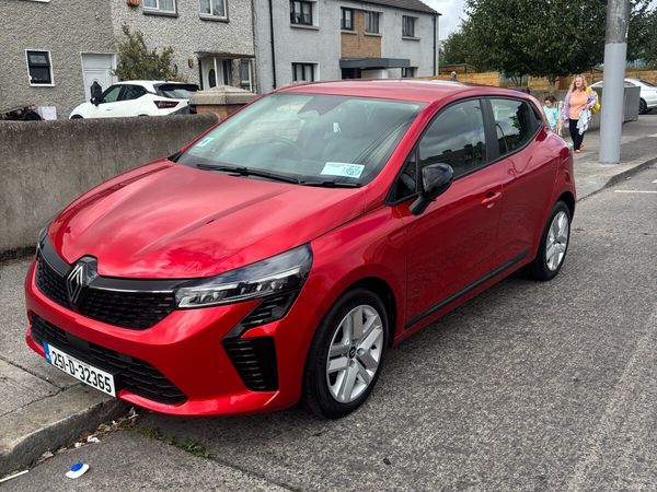 Renault Clio Hatchback, Petrol, 2025, Red