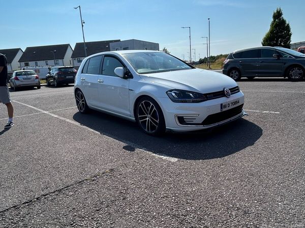 Volkswagen Golf Hatchback, Petrol Plug-in Hybrid, 2016, White