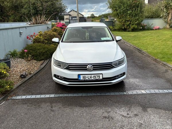 Volkswagen Passat Saloon, Diesel, 2016, White