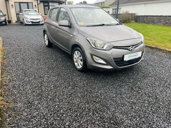 Hyundai i20 Hatchback, Petrol, 2013, Grey
