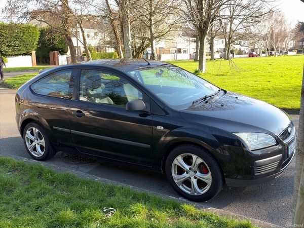 Ford Focus Hatchback, Petrol, 2005, Black