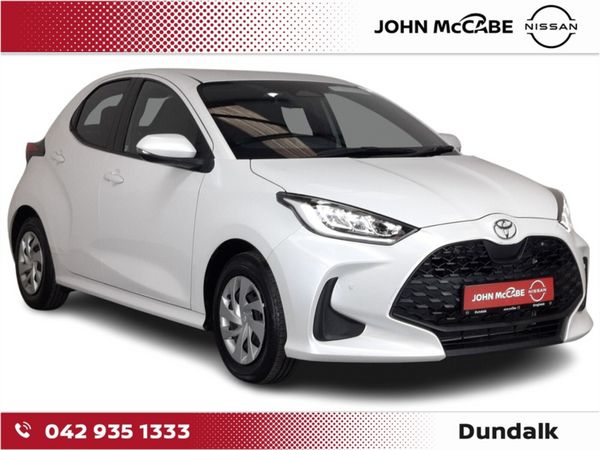 Toyota Yaris Hatchback, Petrol Hybrid, 2024, White