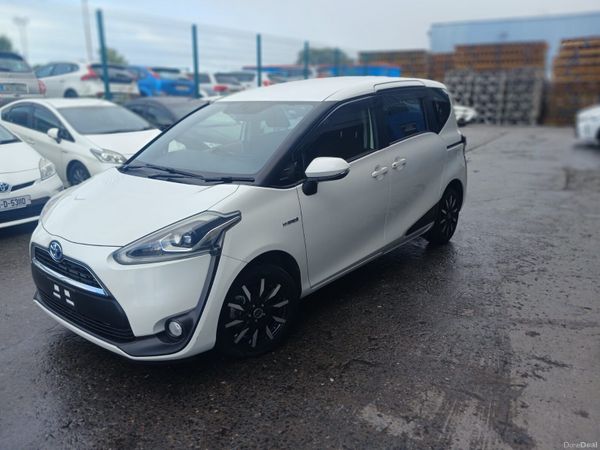 Toyota Sienta MPV, Petrol Hybrid, 2017, White