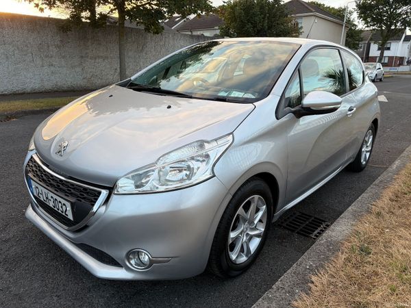 Peugeot 208 Hatchback, Petrol, 2012, Silver