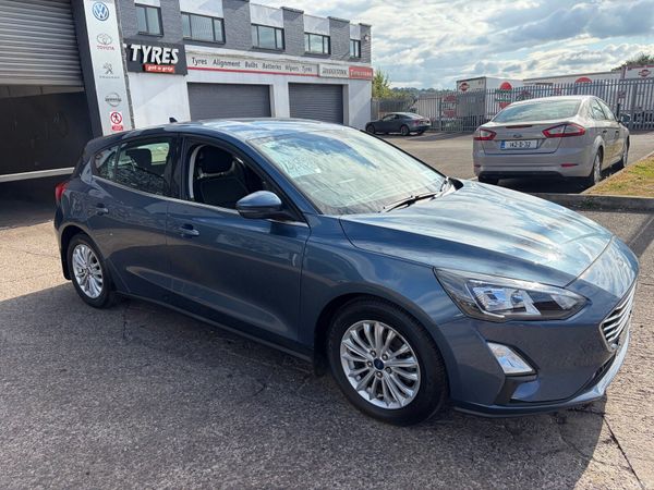Ford Focus Hatchback, Petrol, 2020, Blue